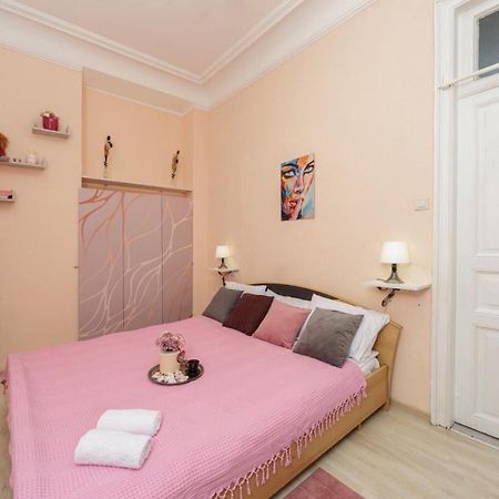 Comfortable Apartment In The Very Center Of Одеса Екстер'єр фото