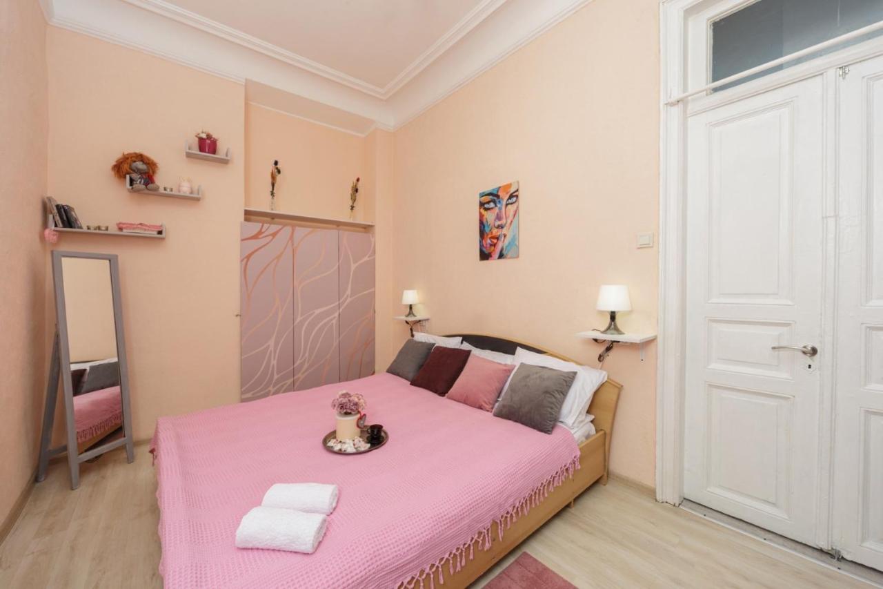 Comfortable Apartment In The Very Center Of Одеса Екстер'єр фото